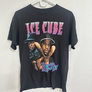 Men’s hot topic ice cube shirt size medium